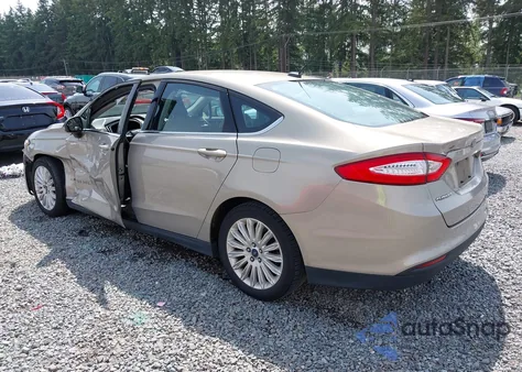 2015 Ford Fusion Hybrid S из США, поврежденный, VIN 3FA6P0UU3FR170662